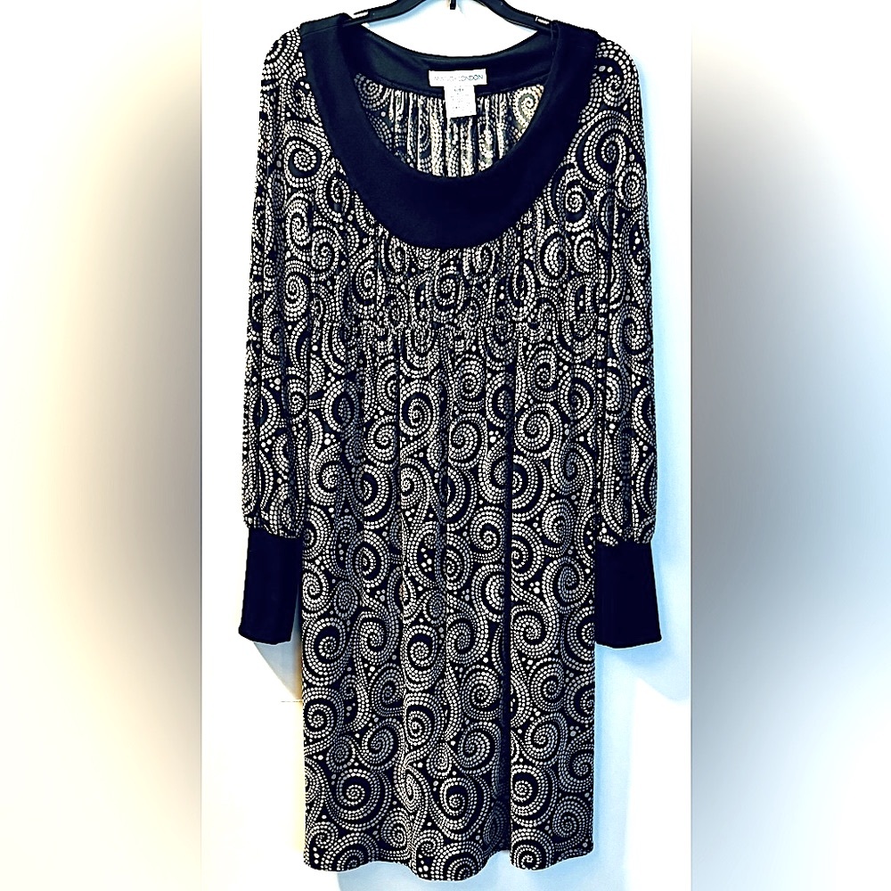 Maggy London Scoop Neck Long Sleeve Dress